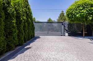 Garden Gates Chigwell (020)